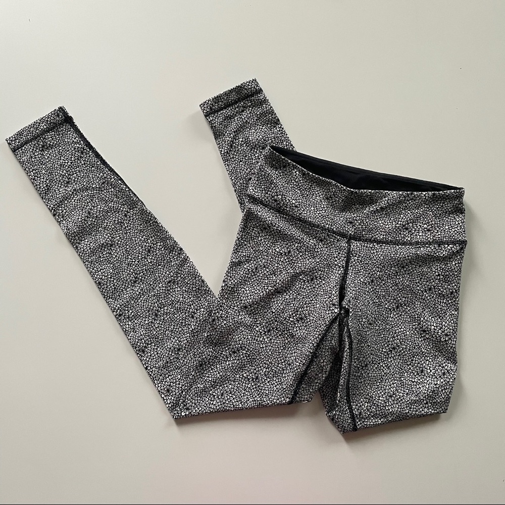 LULULEMON “Plush Petal” Wunder Under leggings